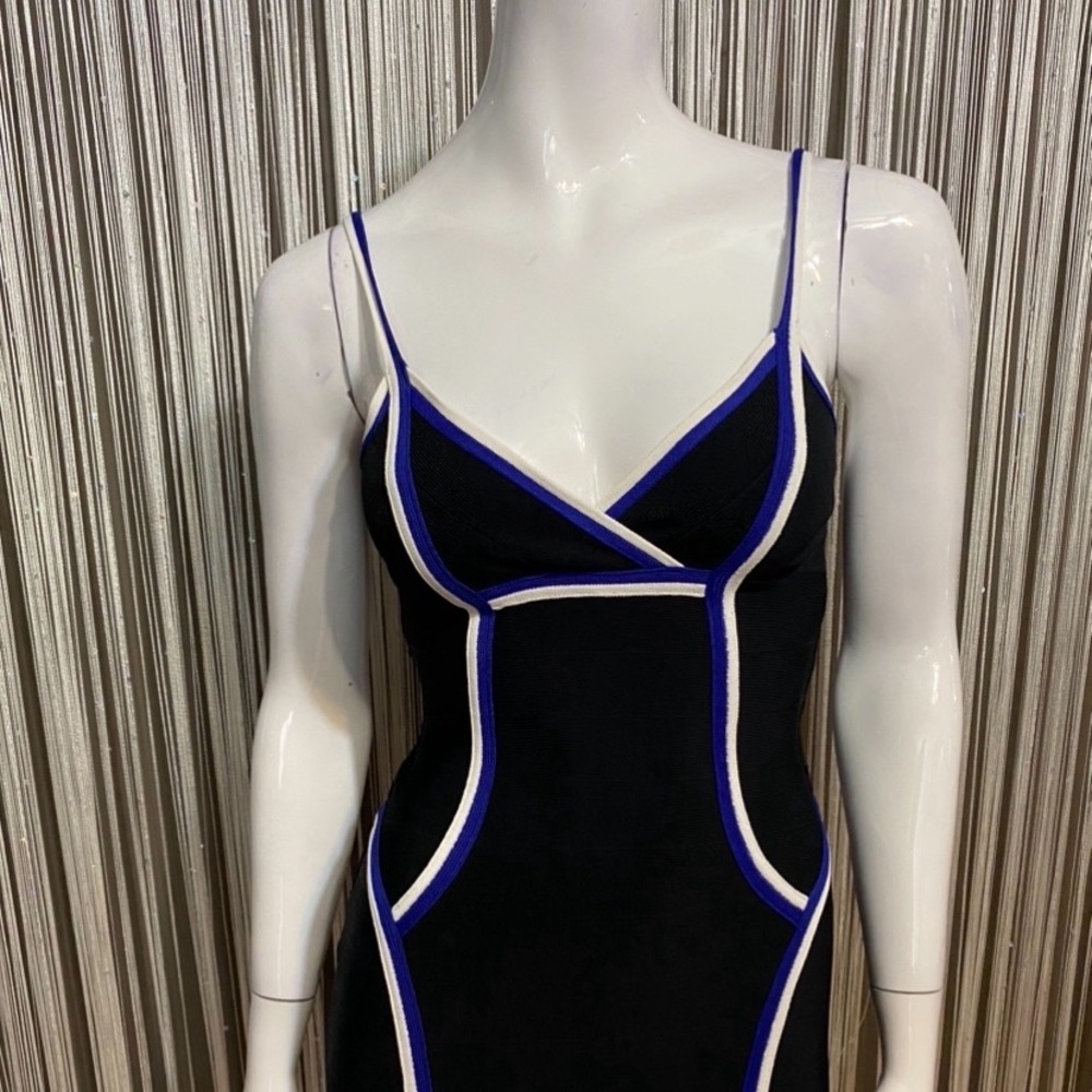 🔹GUESS🔹NEW CONDITION - Picture 2 of 10